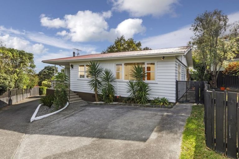 Photo of property in 1/4 Firth Road, Torbay, Auckland, 0630