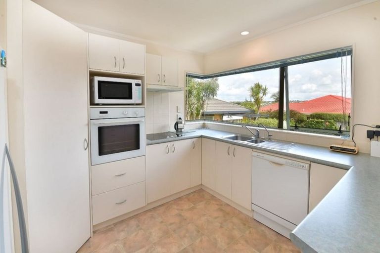 Photo of property in 9 Kath Hopper Drive, Orewa, 0931