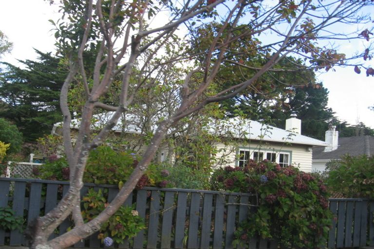 Photo of property in 44 Moores Valley Road, Wainuiomata, Lower Hutt, 5014