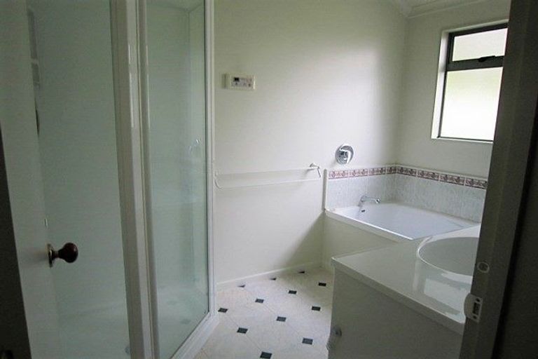 Photo of property in 12 Hastings Place, Hamilton Lake, Hamilton, 3204