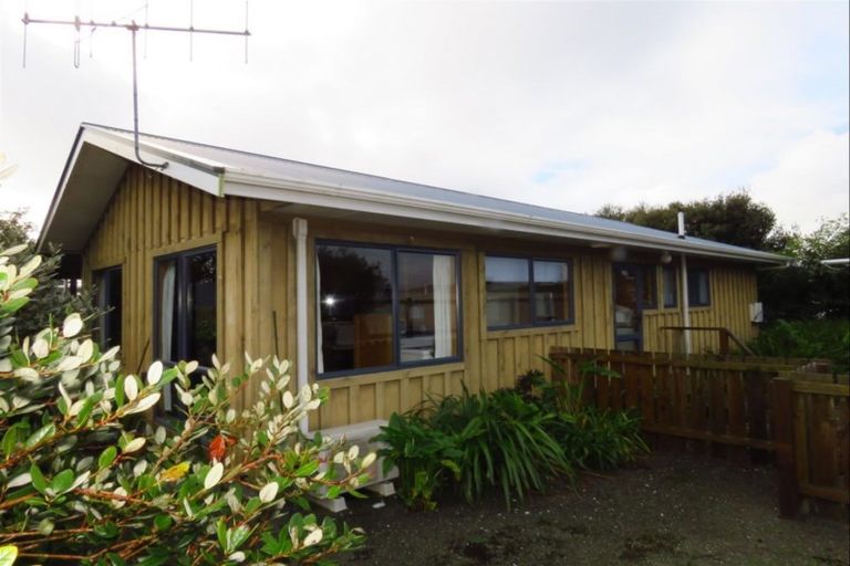Photo of property in 31 Ngahue Crescent, Carters Beach, Westport, 7825