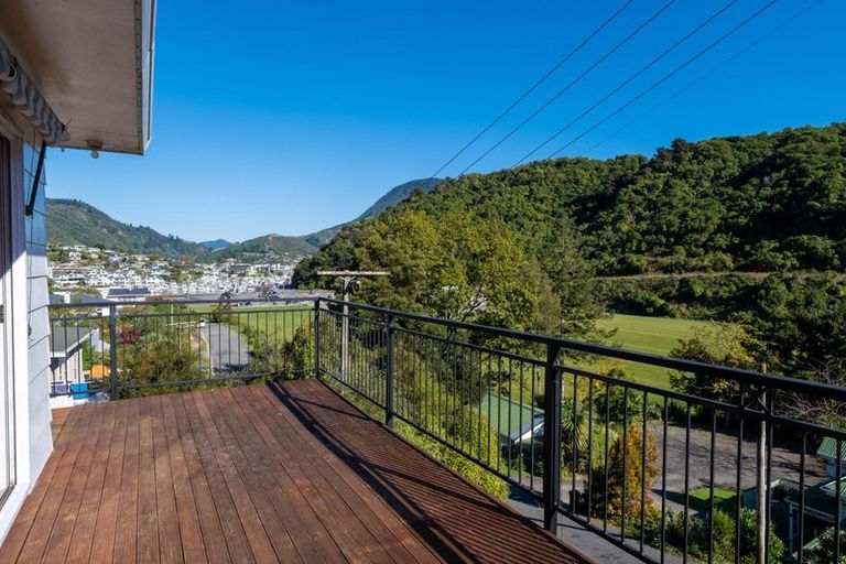 Photo of property in 3 Suffolk Street, Picton, 7220