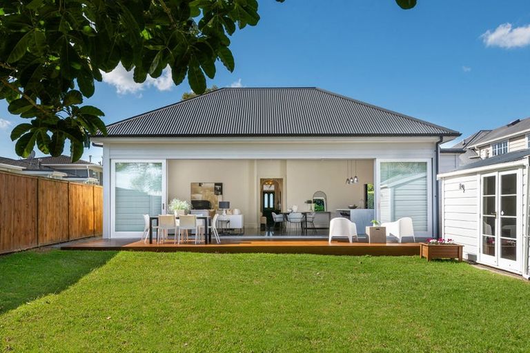 Photo of property in 154 Hinemoa Street, Birkenhead, Auckland, 0626