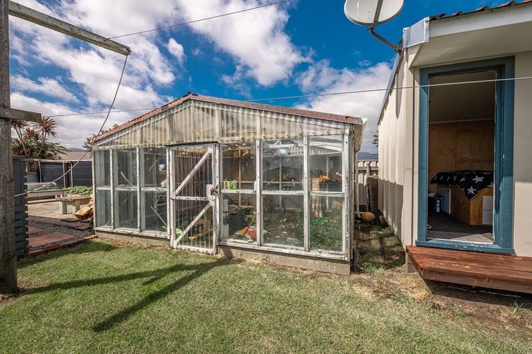 Photo of property in 29 Romilly Street, Westport, 7825