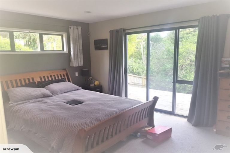 Photo of property in 31 Lorikeet Place, Unsworth Heights, Auckland, 0632