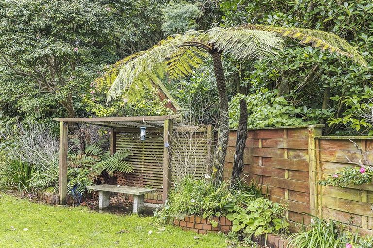 Photo of property in 28a Whanake Street, Titahi Bay, Porirua, 5022