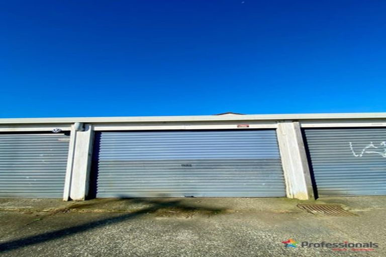 Photo of property in 2/54 Kenderdine Road, Papatoetoe, Auckland, 2025