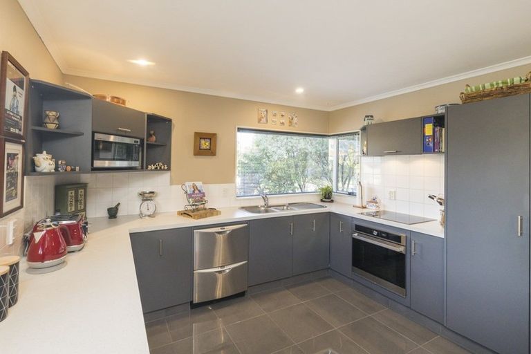 Photo of property in 30 Kilkenny Place, Fitzherbert, Palmerston North, 4410