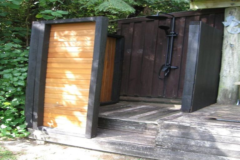 Photo of property in 14 Sandy Bay Road, Black Rock, Picton, 7282