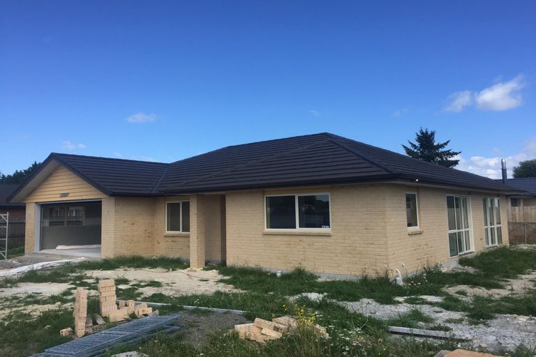 Photo of property in 3 Madison Street, Carterton, 5713