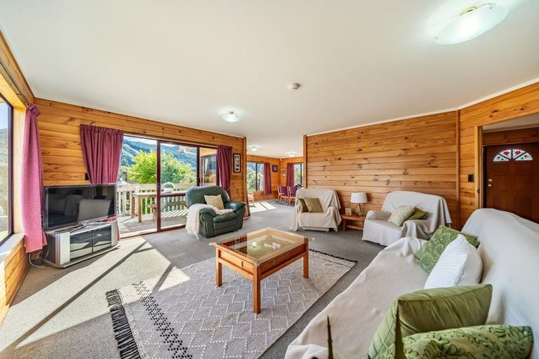 Photo of property in 49a Gillespies Road, Birchville, Upper Hutt, 5018
