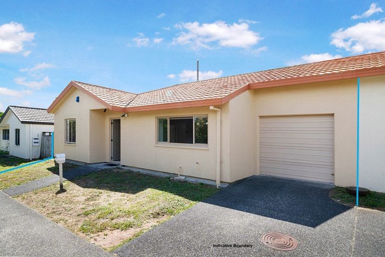Photo of property in 5/17 Neta Grove, Henderson, Auckland, 0612