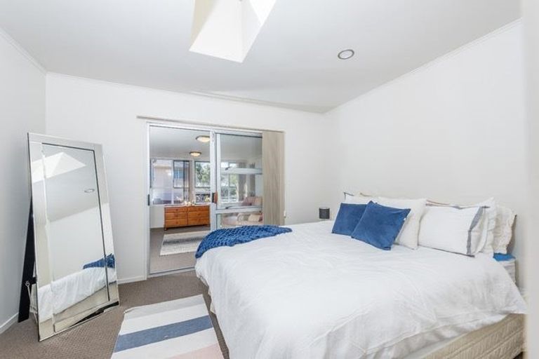 Photo of property in 10 Albemarle Place, Massey, Auckland, 0614