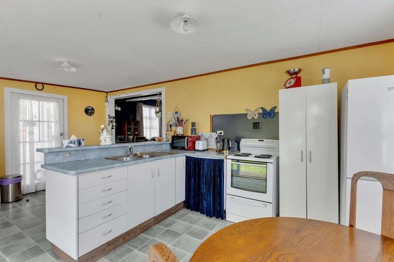 Photo of property in 13 Maire Street, Inglewood, 4330