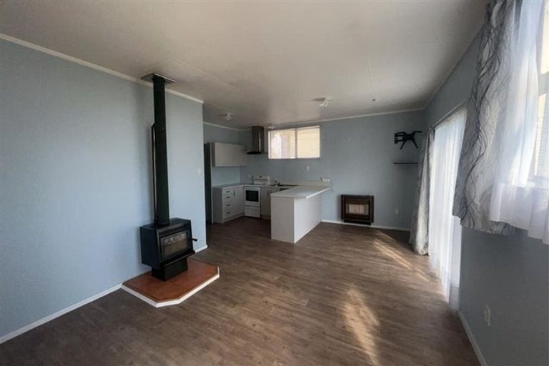 Photo of property in 9 Weraroa Road, Levin, 5510