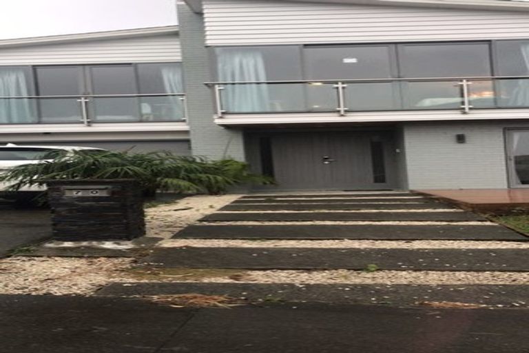 Photo of property in 70 Headland Drive, Long Bay, Auckland, 0630
