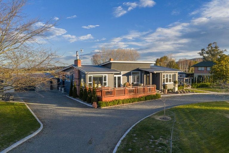 Photo of property in 65 Timaru Road, Waimate, 7924