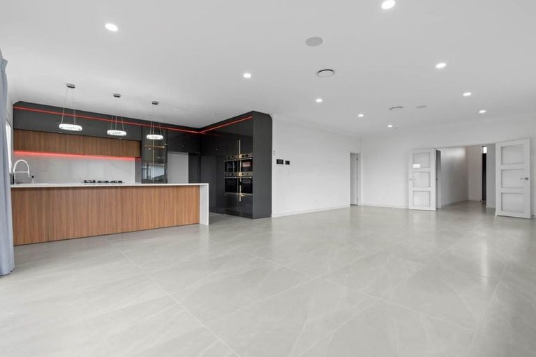 Photo of property in 54 Armstrong Farm Drive, East Tamaki Heights, Auckland, 2016