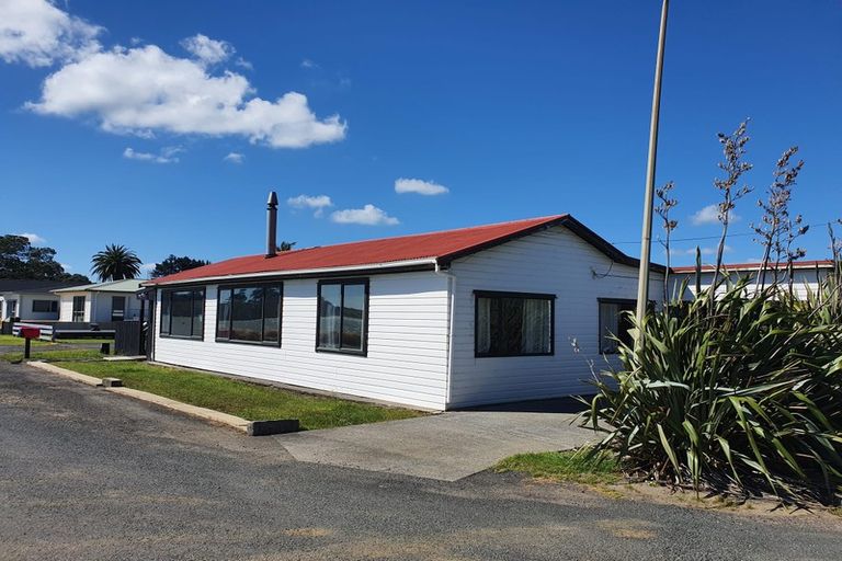 Photo of property in 9 Beach Road, Glenbrook, Waiuku, 2681