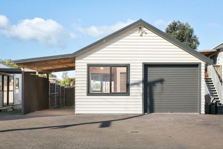 Photo of property in 42 Beach Road, Waihi Beach, 3611