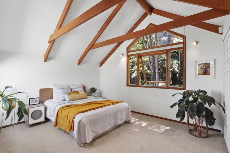 Photo of property in 71 Takahe Road, Titirangi, Auckland, 0604