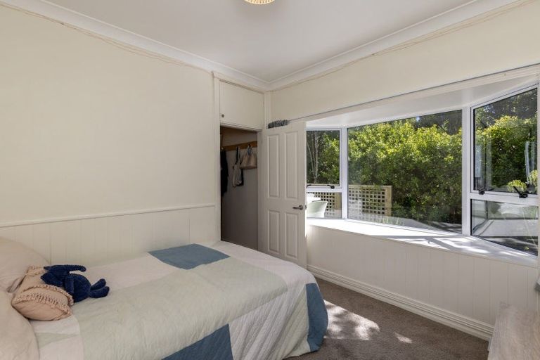 Photo of property in 11 Tiromoana Road, Raumati South, Paraparaumu, 5032