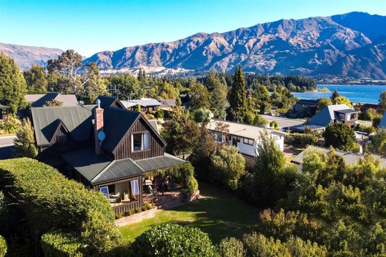 Photo of property in 136 Hunter Crescent, Wanaka, 9305