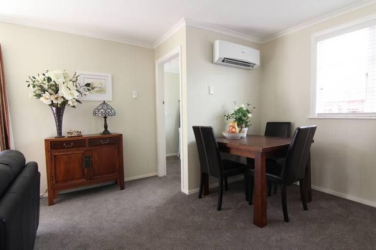 Photo of property in 5 Kowhai Avenue, Ebdentown, Upper Hutt, 5018