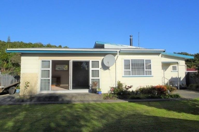 Photo of property in 12 Perotti Street, Greymouth, 7805