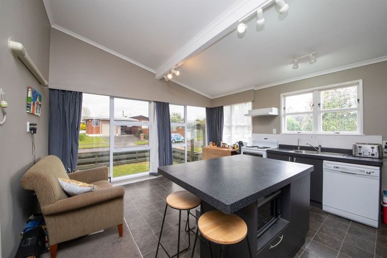 Photo of property in 27 Dewe Avenue, Feilding, 4702