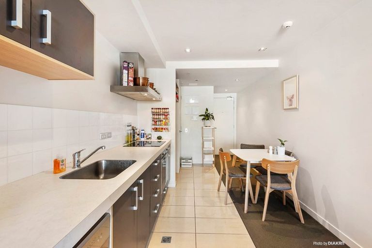 Photo of property in Monument Apartments, 2e/245 Wakefield Street, Te Aro, Wellington, 6011