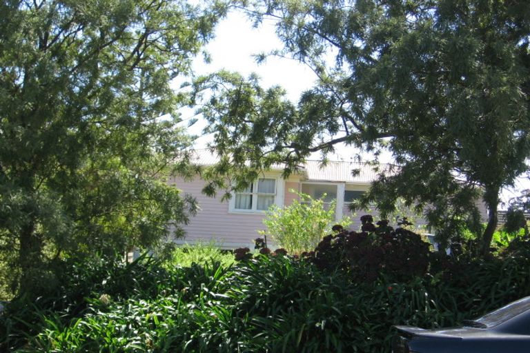 Photo of property in 11 Beulah Avenue, Rothesay Bay, Auckland, 0630