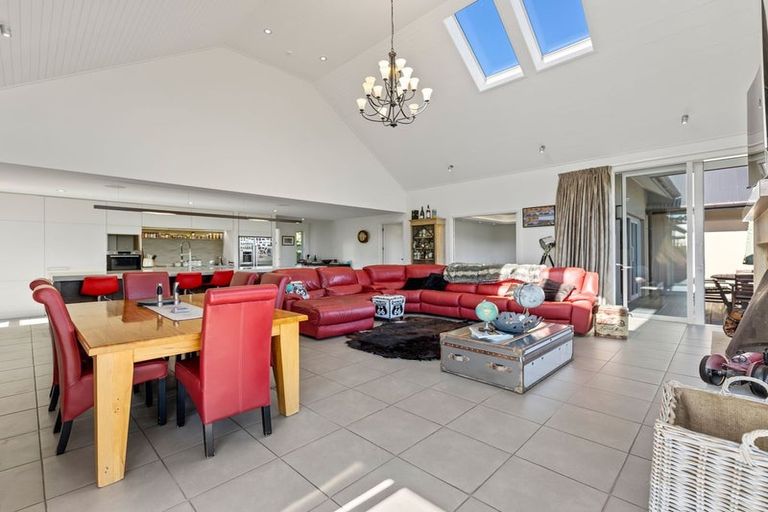 Photo of property in 100 Wingatui Road, Mosgiel, 9024