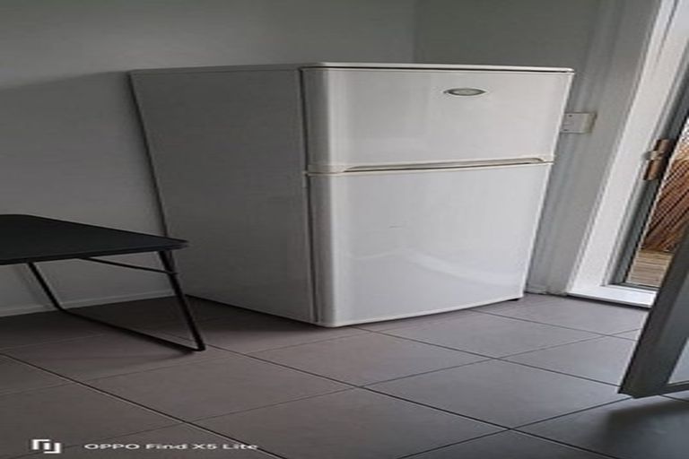 Photo of property in 15 Peach Road, Glenfield, Auckland, 0629