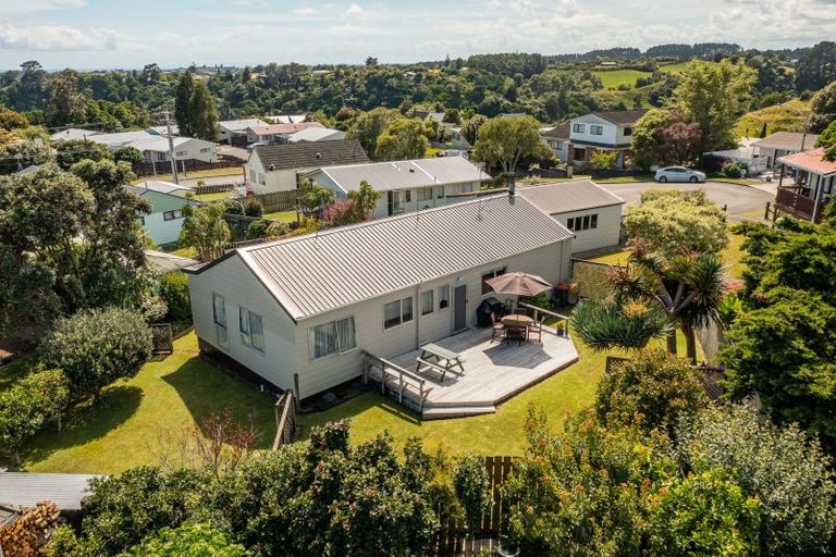 Photo of property in 6 Milne Place, Merrilands, New Plymouth, 4312