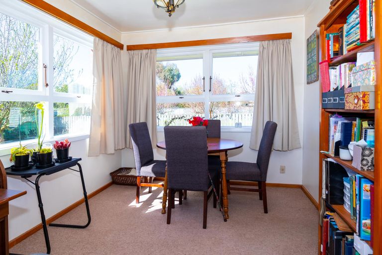 Photo of property in 2 North Street, Winchester, 7985