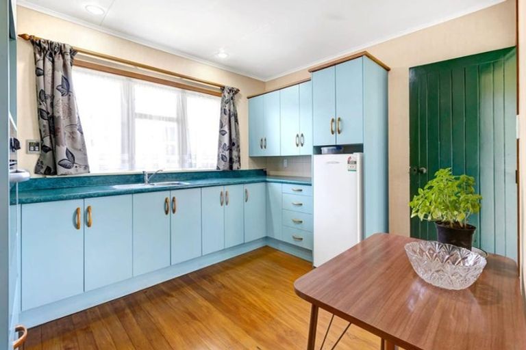 Photo of property in 9a Chilman Street, Strandon, New Plymouth, 4312