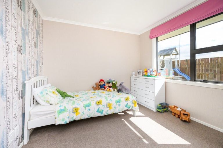 Photo of property in 7 Medallion Court, Kelvin Grove, Palmerston North, 4414