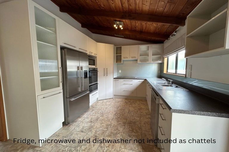 Photo of property in 14a Chablis Place, Henderson, Auckland, 0612