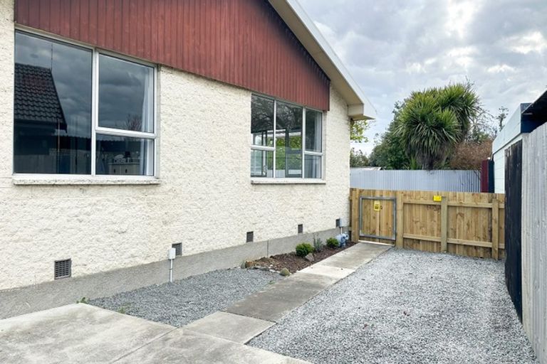 Photo of property in 2/3 Korora Street, Bromley, Christchurch, 8062