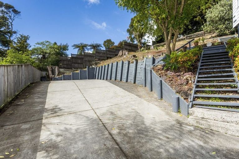 Photo of property in 11 Beaudine Avenue, Glenfield, Auckland, 0629