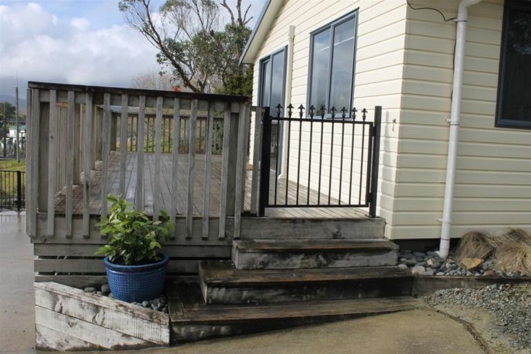 Photo of property in Hurndall Street East, Maungaturoto, 0520