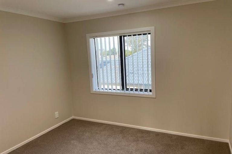 Photo of property in 3 Edwards Avenue, Henderson, Auckland, 0610