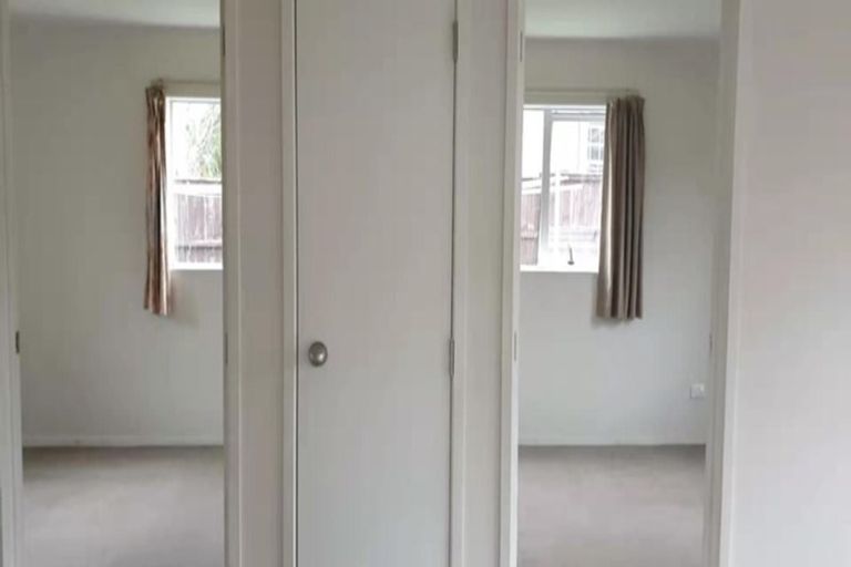 Photo of property in 40 Beechdale Crescent, Pakuranga Heights, Auckland, 2010