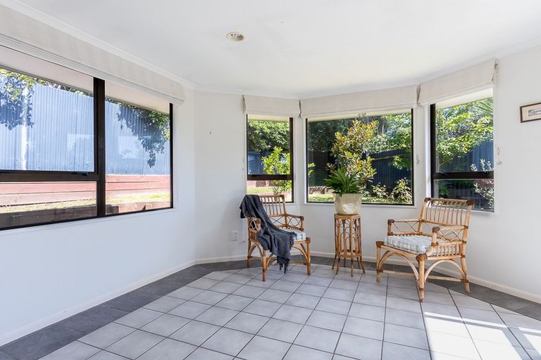 Photo of property in 15 Greenwood Place, Paraparaumu, 5032