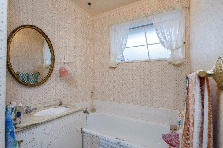 Photo of property in 142c Heretaunga Street, Palmerston North, 4414