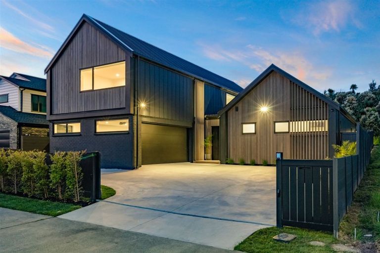 Photo of property in 27 Headsail Drive, Long Bay, Auckland, 0630