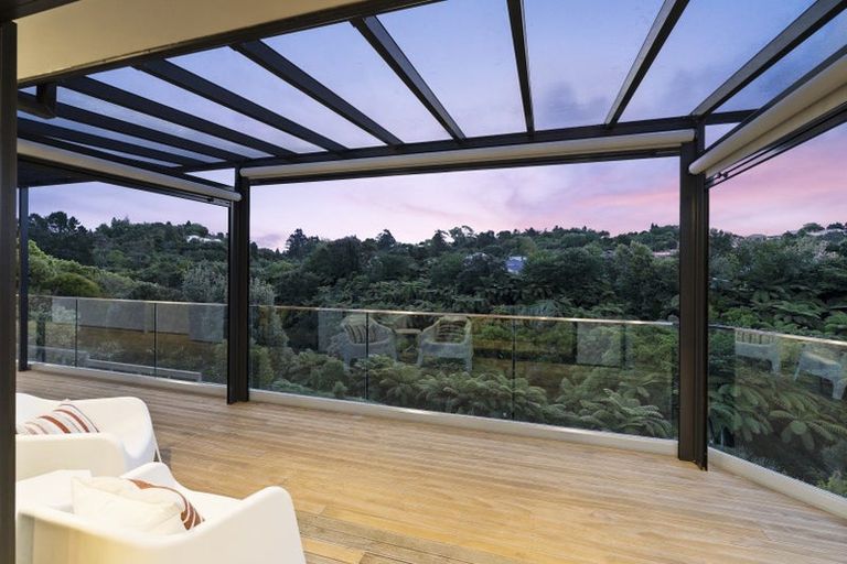 Photo of property in 205 Heta Road, Merrilands, New Plymouth, 4312