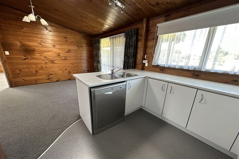 Photo of property in 22 Waianiwa Place, Tokoroa, 3420