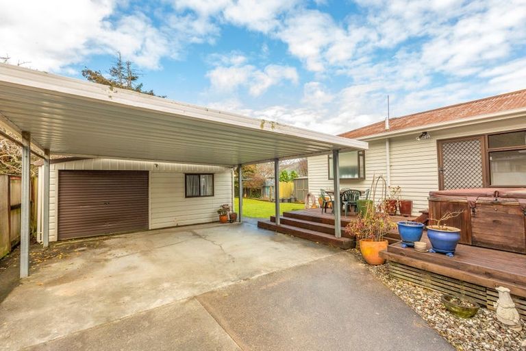 Photo of property in 25 Russell Road, Wainuiomata, Lower Hutt, 5014